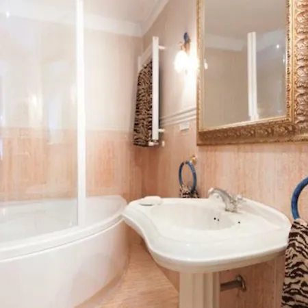 Bilbao Center Home - Frente Al Guggenheim Y Parking Privado Apartment *